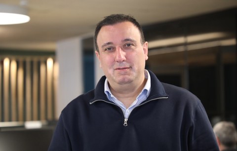 “Belaunaldien arteko errelebo prozesuek ez diote enpresaren jarduerari eragin behar”